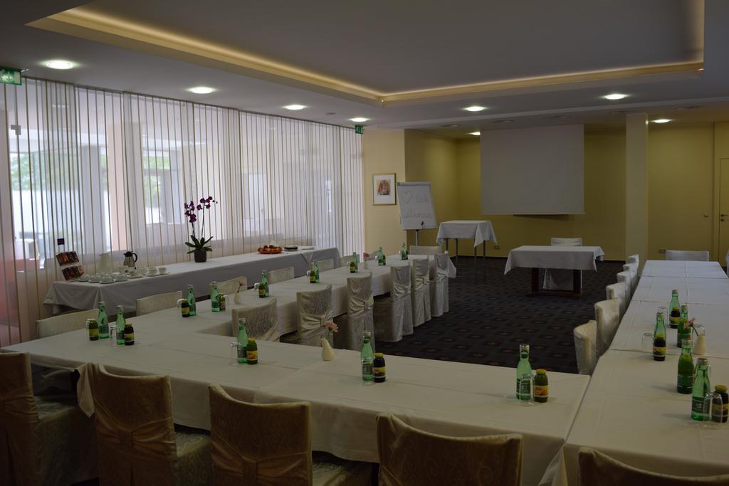 Stadthotel Guertler Amstetten Exteriör bild