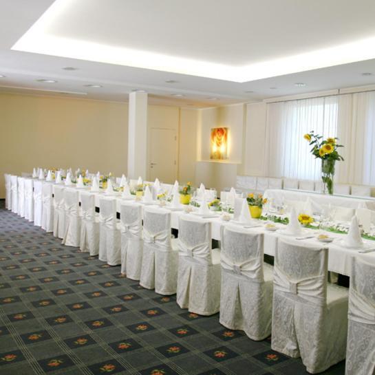 Stadthotel Guertler Amstetten Exteriör bild