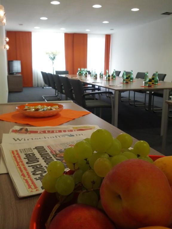 Stadthotel Guertler Amstetten Exteriör bild