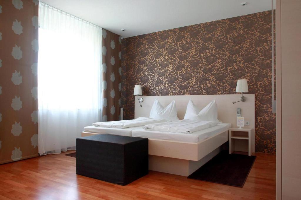 Stadthotel Guertler Amstetten Exteriör bild